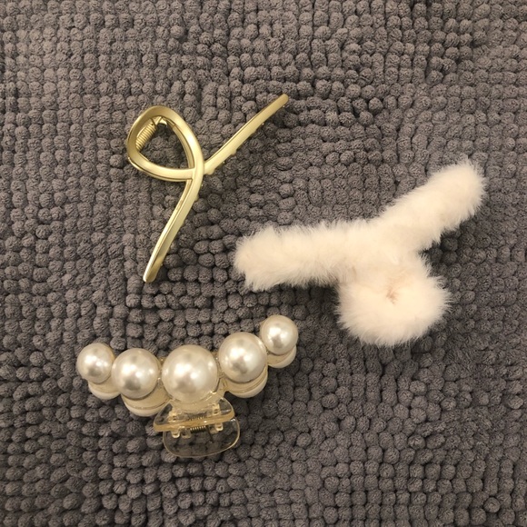 Urban Outfitters Accessories - Golden Hair Claw Set of 3